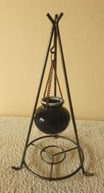 kleine hangende geurbrander/heksenketeltje + driepootsframe, Verzenden, Zo goed als nieuw, Overige materialen, Minder dan 25 cm