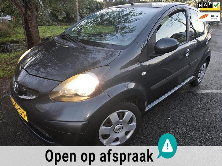 Toyota Aygo 1.0-12V Comfort Automaat/5drs/APK 04-'26, Auto's, Toyota, Bedrijf, Te koop, Aygo, ABS, Achteruitrijcamera, Airbags