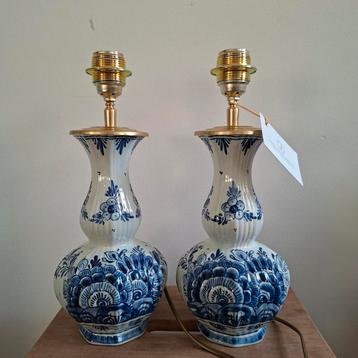Set van 2 handgemaakte Delfts blauwe vaaslampen beschikbaar voor biedingen
