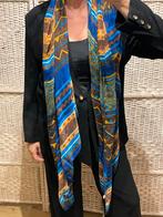 Blauwe Meerkleurige Sjaal, Ophalen of Verzenden, Gedragen