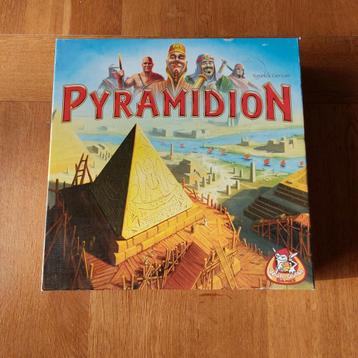Pyramidion bordspel van White Goblin games,  nieuw beschikbaar voor biedingen