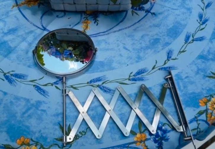 Wandspiegel badkamerspiegel spiegel harmonicaspiegel chroom, Huis en Inrichting, Woonaccessoires | Spiegels, Gebruikt, Minder dan 50 cm