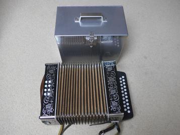 trekharmonica beschikbaar voor biedingen