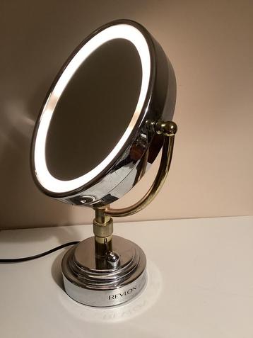 Revlon spiegel met ingebouwde lamp gewoon en vergrootspiegel beschikbaar voor biedingen