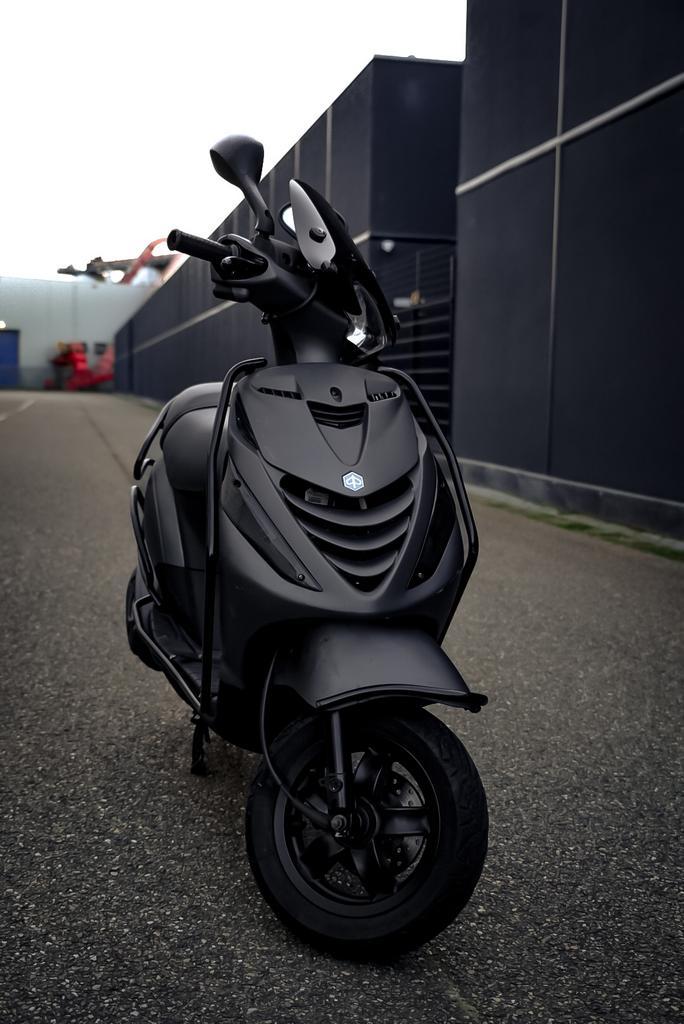 Piaggio Zip Iget 50cc 4Takt Brom, Fietsen en Brommers, Scooters | Piaggio, Zo goed als nieuw, Zip, Benzine, Ophalen of Verzenden