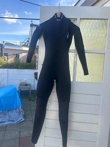 Wetsuits Mystic dames maat S en M gebruikt en nieuw beschikbaar voor biedingen