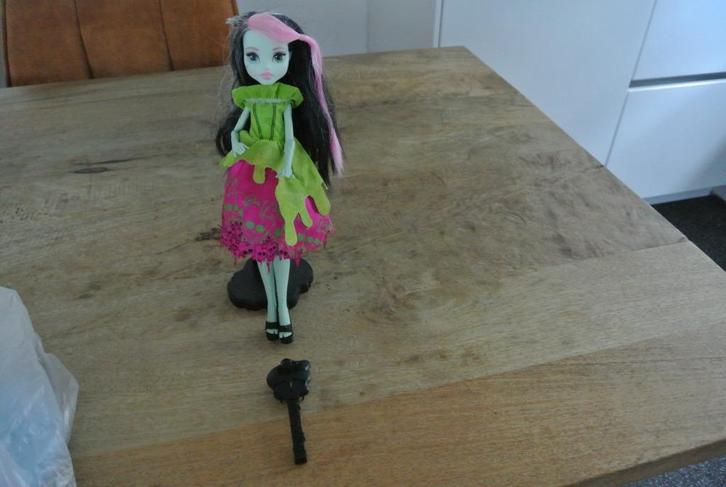 Barbie Monster High Draculaura Frankie Stein/ nr 72, Verzamelen, Poppen, Zo goed als nieuw, Pop, Ophalen of Verzenden