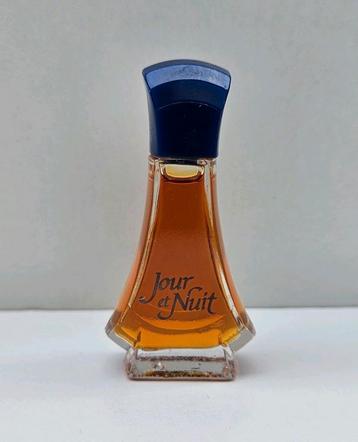 Verschillende parfum miniaturen - €3,50 per stuk  beschikbaar voor biedingen