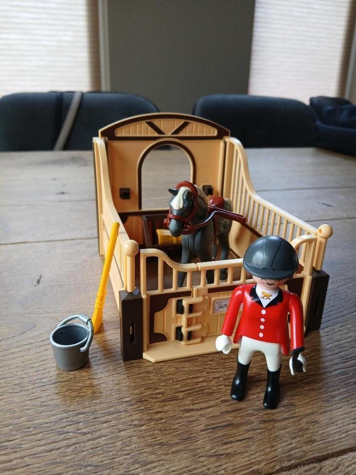 Playmobil Trakehner Paard met ruiter en stal - 5110, Kinderen en Baby's, Speelgoed | Playmobil, Zo goed als nieuw, Complete set