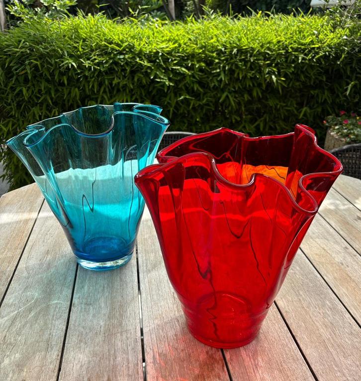 Zakdoek design vintage vazen jaren 70, Huis en Inrichting, Woonaccessoires | Vazen, Gebruikt, Rood, Minder dan 50 cm, Glas, Ophalen