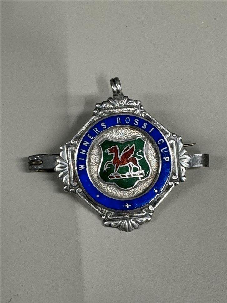 Speldje Winners rossi cup, Verzamelen, Speldjes, Pins en Buttons, Zo goed als nieuw, Overige onderwerpen, Ophalen of Verzenden