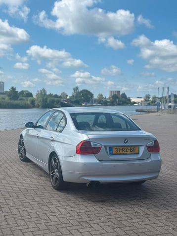 BMW 3-Serie 320i 2.0 sportieve geluid dealer onderhouden! beschikbaar voor biedingen