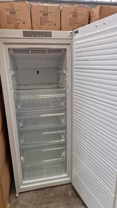 Privileg PFVN 74 A+++

Vrieskast no Frost 309L, Witgoed en Apparatuur, Vriezers en Diepvrieskisten, Gebruikt, Vrijstaand, Vrieskast