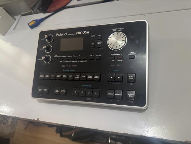 Roland bk7 m, Muziek en Instrumenten, Soundmodules, Zo goed als nieuw, Roland, Ophalen