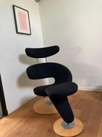 Stokke Varier Peel Fauteuil incl. hocker zwart design chair, Huis en Inrichting, Fauteuils, Hout, Gebruikt, Design, jaren 70, Ergonomisch, Modern
