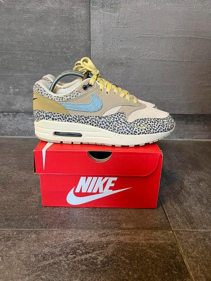 Nike Air Max 1 Cobblestone | Maat 38, Kleding | Dames, Schoenen, Zo goed als nieuw, Sneakers of Gympen, Overige kleuren, Ophalen of Verzenden
