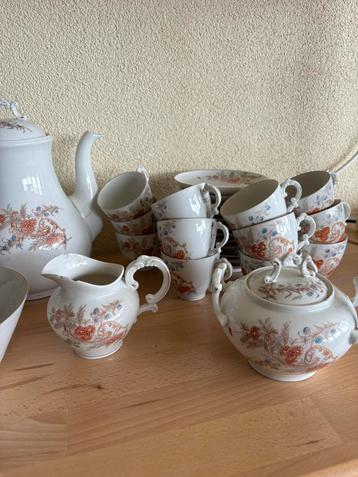 COMPLEET OUD KOFFIE/THEE SERVIES beschikbaar voor biedingen
