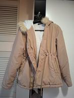 Mooie beige winterjas met capuchon, Maat 38/40 (M), Beige, Ophalen of Verzenden, Onbekend
