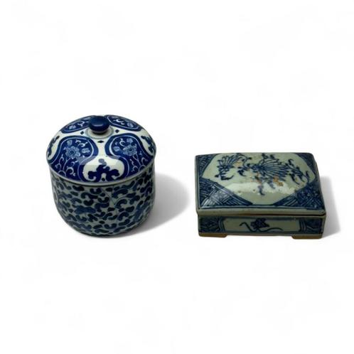 Twee Chinees porseleinen dekseldozen, Antiek en Kunst, Antiek | Porselein, Ophalen of Verzenden