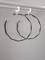 Oorbellen, Sieraden, Tassen en Uiterlijk, Ophalen of Verzenden, Zo goed als nieuw, Zwart, Knopjes of Stekers