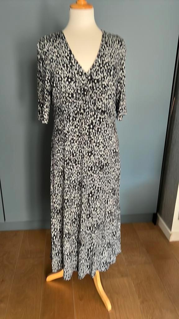 Jurk 40-42 Hobbs Bijenkorf, Kleding | Dames, Jurken, Zo goed als nieuw, Maat 38/40 (M), Zwart, Onder de knie, Verzenden