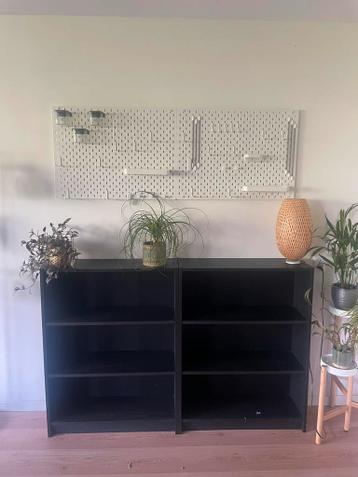 2x Billy Boekenkast + 2x IKEA pegboard met accessoires - afbeelding 1