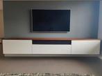 Op maat gemaakt TV-meubel met speakerdoek en walnootfineer, Ophalen, Zo goed als nieuw, 200 cm of meer, Minder dan 100 cm