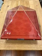 Vintage piramide vitrine tafelvitrine, Huis en Inrichting, Kasten | Vitrinekasten, Ophalen, Minder dan 50 cm, Gebruikt, Minder dan 100 cm
