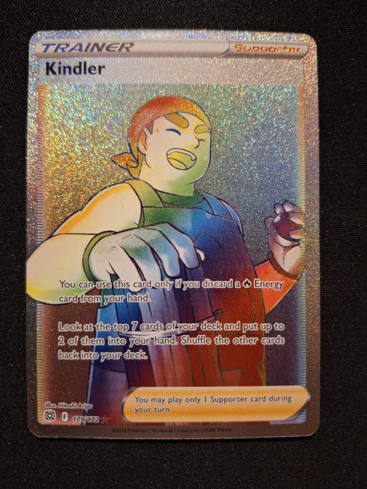 Kindler #179 (Brilliant Stars), Hobby en Vrije tijd, Verzamelkaartspellen | Pokémon, Zo goed als nieuw, Losse kaart, Verzenden