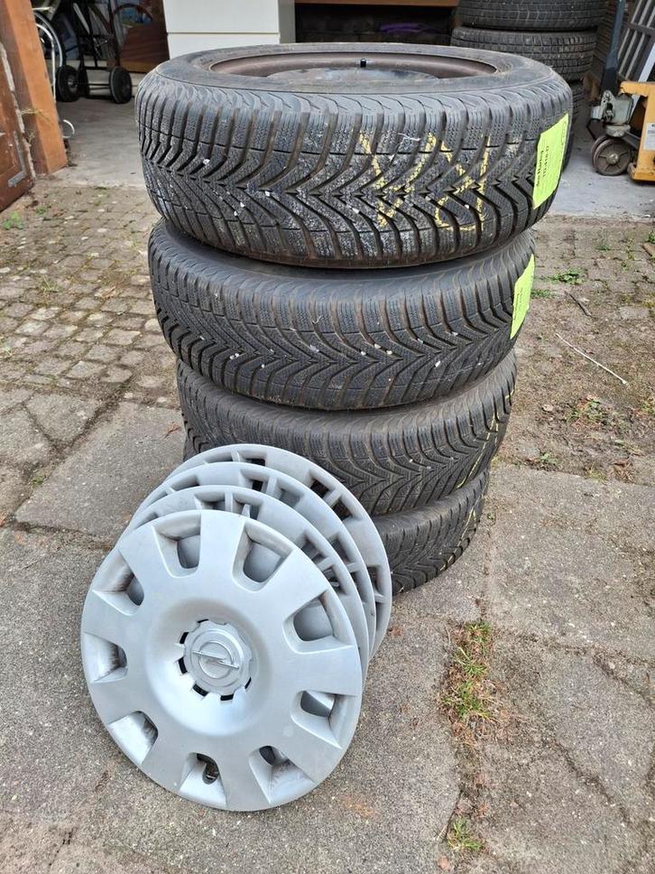 Winterbanden set Opel Meriva - 195/65R15, Auto diversen, Wieldoppen, Ophalen