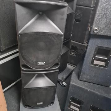 MACKIE  THUMP  TH-15A   actieve 15 inch speakers beschikbaar voor biedingen