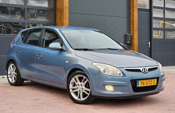 Hyundai i30 1.6 Crdi HP 5DR 2008 Blauw beschikbaar voor biedingen
