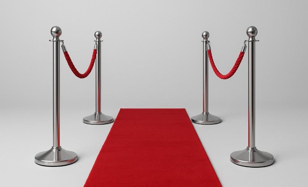 Rode of witte lopen met 4 zilvere afzetpaaltjes te huur €50>, Ophalen, Nieuw