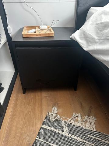 Twee zwarte nachtkastjes – set van 2  