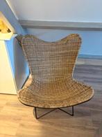 Super leuke riet/rotan lounge stoel, Huis en Inrichting, Stoelen, Ophalen, Zo goed als nieuw, Bruin, Eén