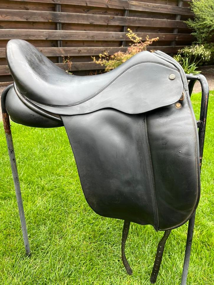 Dressuur en veelzijdigheidszadels alle maten, Dieren en Toebehoren, Paarden en Pony's | Zadels, Zo goed als nieuw, Dressuur, Ophalen of Verzenden