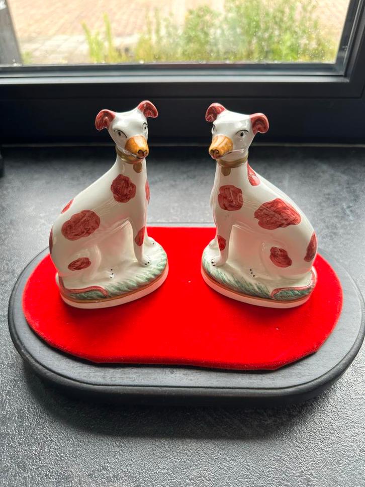 Antieke Hoerenhondjes - Set van Twee, Antiek en Kunst, Antiek | Woonaccessoires, Ophalen of Verzenden