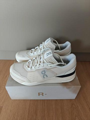 ON The Roger Advantage Pro - 43 - Beige/Wit beschikbaar voor biedingen