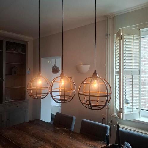 Hanglamp Globe., Huis en Inrichting, Lampen | Hanglampen, Zo goed als nieuw, 75 cm of meer, Ophalen