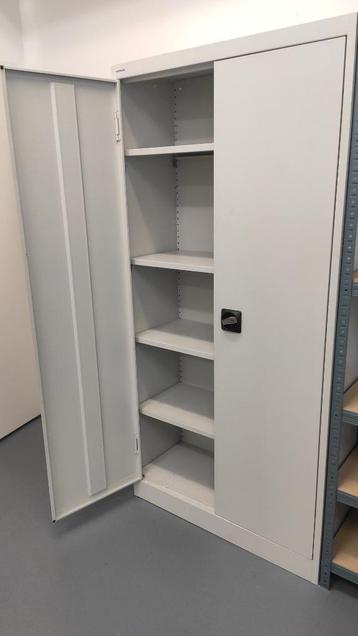 Draaideur kast Overtoom (195x95x42cm) beschikbaar voor biedingen