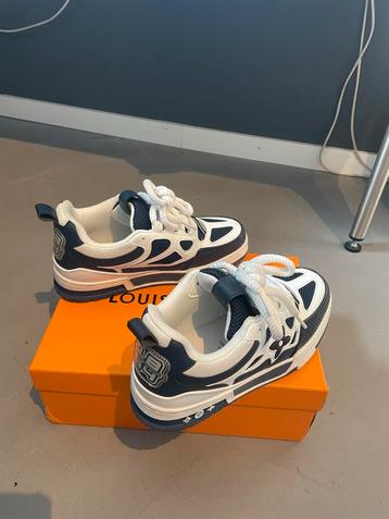 Lv skate blauw maat 40 beschikbaar voor biedingen