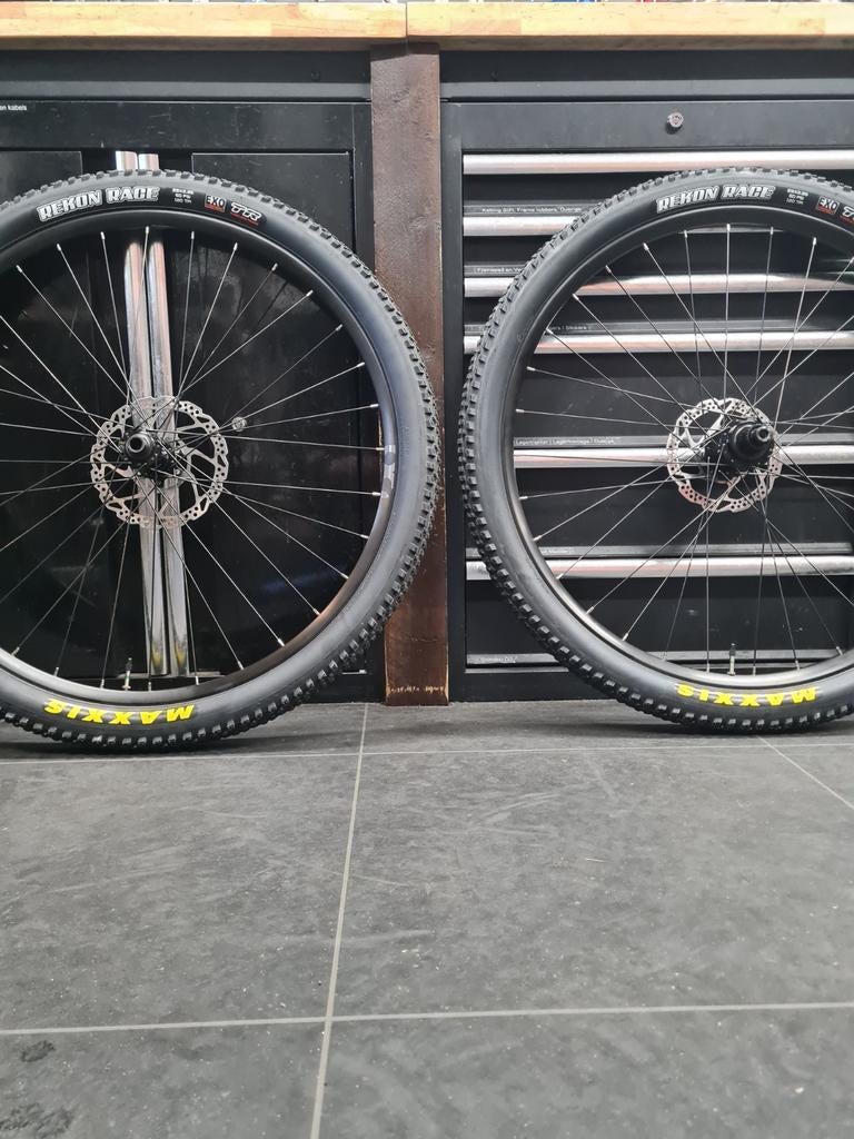 Mountainbike Wielset Compleet - Banden & Remschijven, Fietsen en Brommers, Fietsonderdelen, Info@wielerhuismarel.nl, Spain, Ophalen