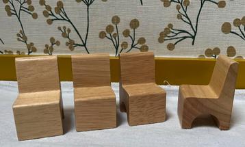 4 houten stoelen eethoek 6cm en zitting op 3cm beschikbaar voor biedingen