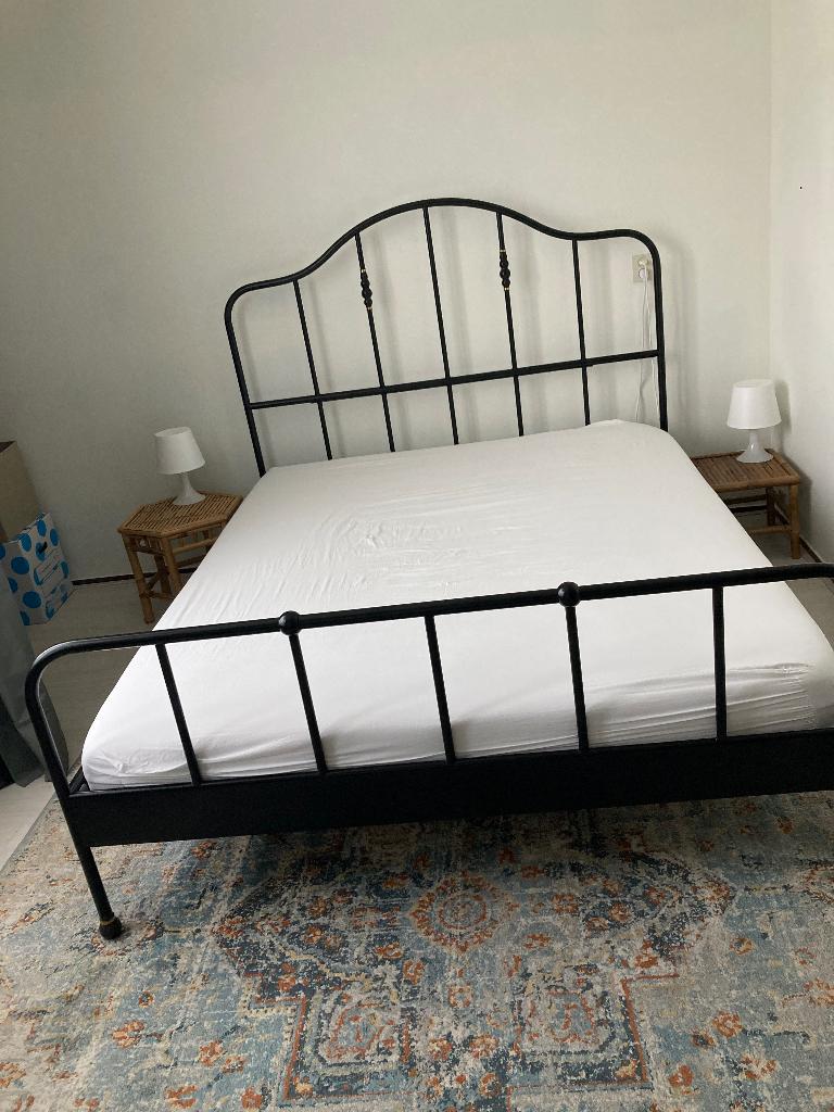 Bed 160 x 200 cm frame, middenbalk en lattenbodem, Ophalen, Gebruikt, Zwart, Tweepersoons