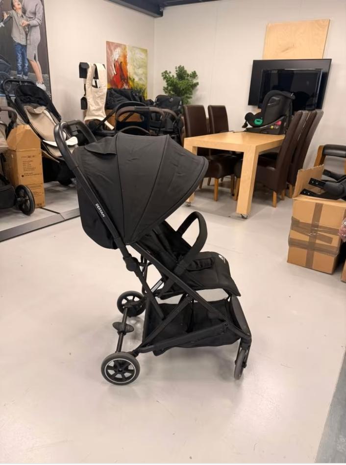 Deryan Easy Buggy - Lichtgewicht - Compact - 7 KG - Zwart -, Kinderen en Baby's, Buggy's, Zo goed als nieuw, Overige merken, Ophalen of Verzenden