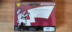 Celebrations Collection: Dark Sylveon V, Hobby en Vrije tijd, Verzamelkaartspellen | Pokémon, Ophalen of Verzenden, Nieuw, Boosterbox