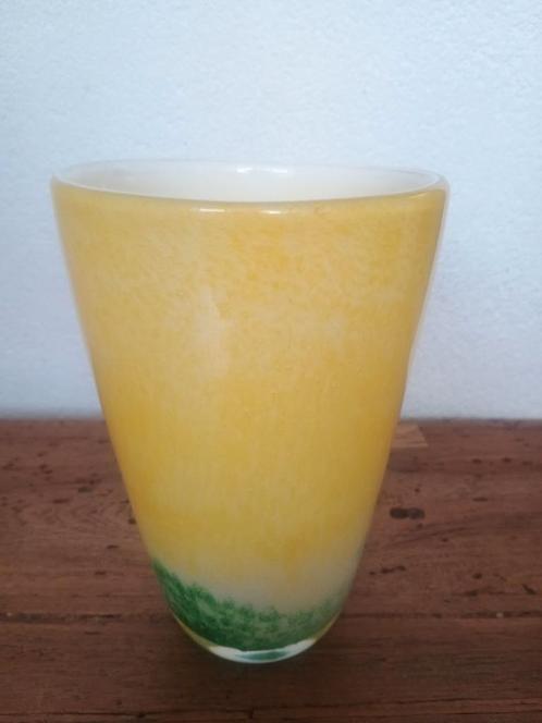 Design vaas in dikwandig glas - 18 cm, Antiek en Kunst, Kunst | Designobjecten, Ophalen of Verzenden