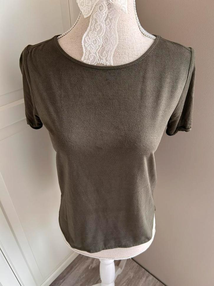 Groen suède top van Atmosphere. Maat 34. Nieuw!, Kleding | Dames, Tops, Nieuw, Maat 34 (XS) of kleiner, Groen, Korte mouw, Verzenden