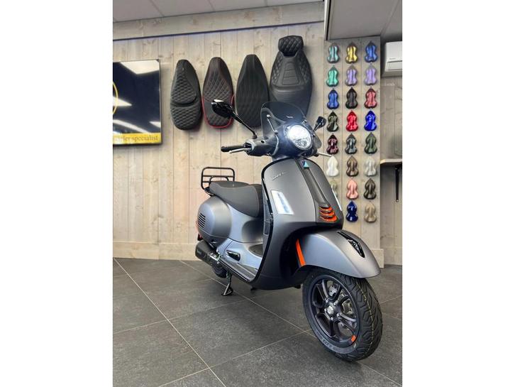 Vespa Scooter GTS 310 SuperSport HPE EURO5+ 2025 | 4 Jaar Fa, Motoren, Motoren | Overige merken, Bedrijf, Scooter, 12 t/m 35 kW