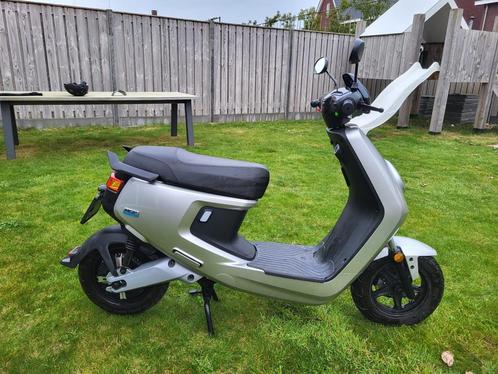 Niu MQi + Sport elektrische snorscooter 2021, SLECHTS 2100km, Fietsen en Brommers, Scooters | Overige merken, Zo goed als nieuw